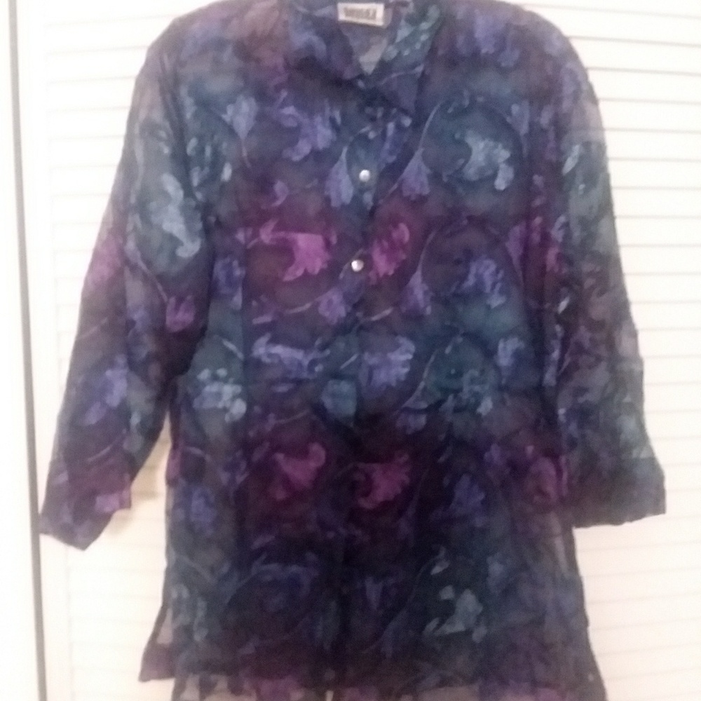 Chicos Design embroidered blouse size 2 (Chico’s)